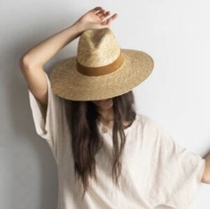 NWT GIGI PIP Isla Stylish Tan Straw Hat with Brown Band